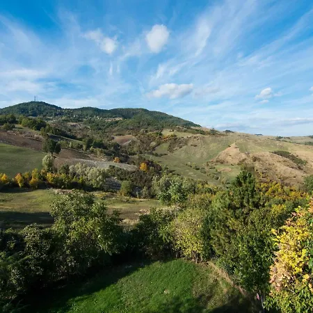 Romantic Medieval Escape * Petrella Guidi