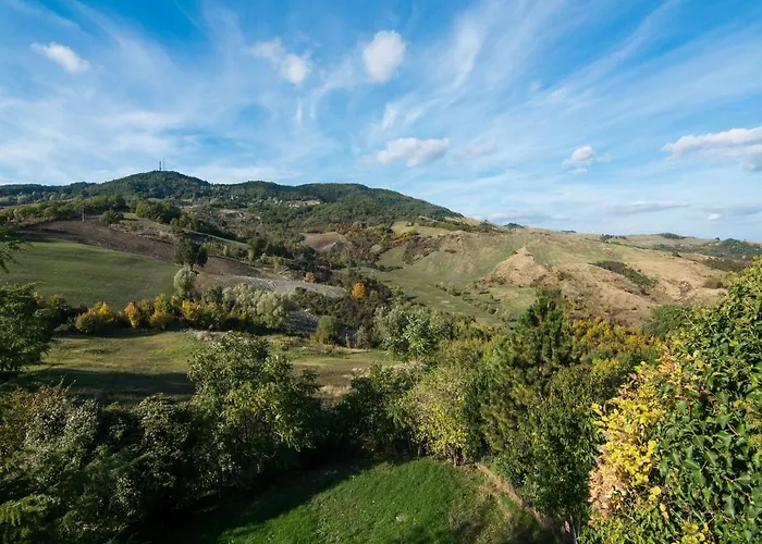 Romantic Medieval Escape * Petrella Guidi