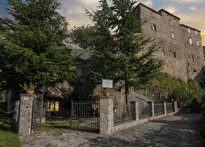 Romantic Medieval Escape 펜션 Petrella Guidi